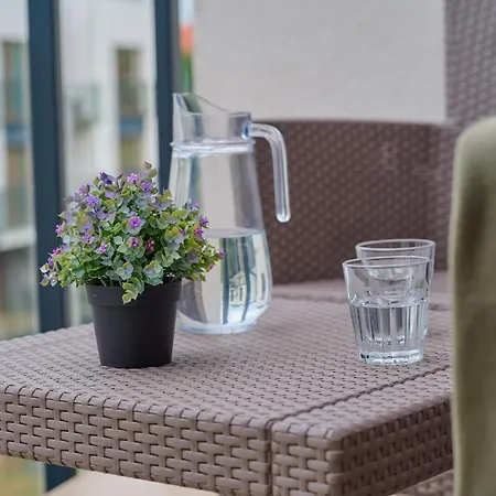 Apartment Stylish Na Grobli With Balcony By Renters Wroclaw